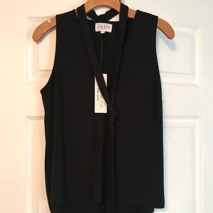 Feel the Piece Black Sleeveless